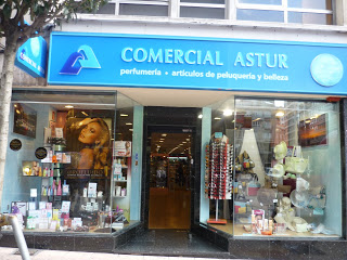 Perfumería Comercial Astur. Caveda, Oviedo. Punto de venta Eva Rogado