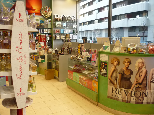 Perfumería Comercial Astur. C/ Llanes, Gijón. Punto de venta Eva Rogado