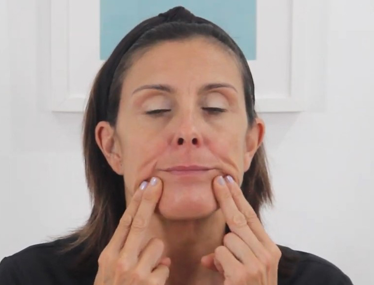 masaje facial anti edad