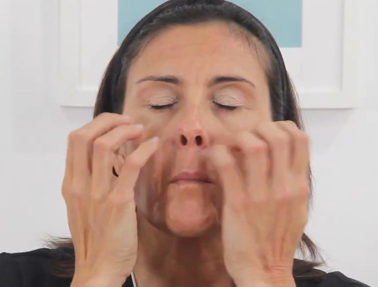 masaje facial antienvejecimiento