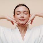 ¿Cómo realizar correctamente un Masaje Facial? – Gimnasia Cutánea